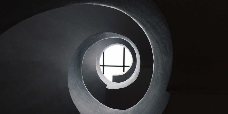 从战略到执行：企业管理信息系统选型与实施的关键路径